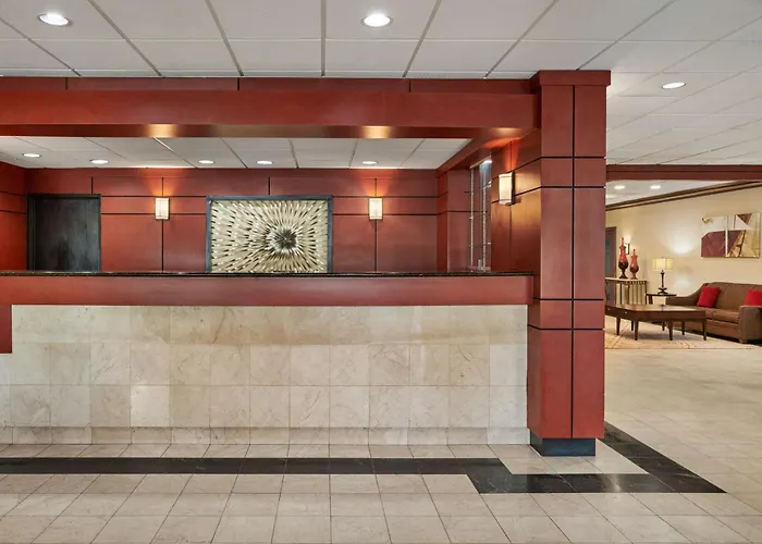 Best Western Plus Milwaukee Airport Hotel & Conference Center